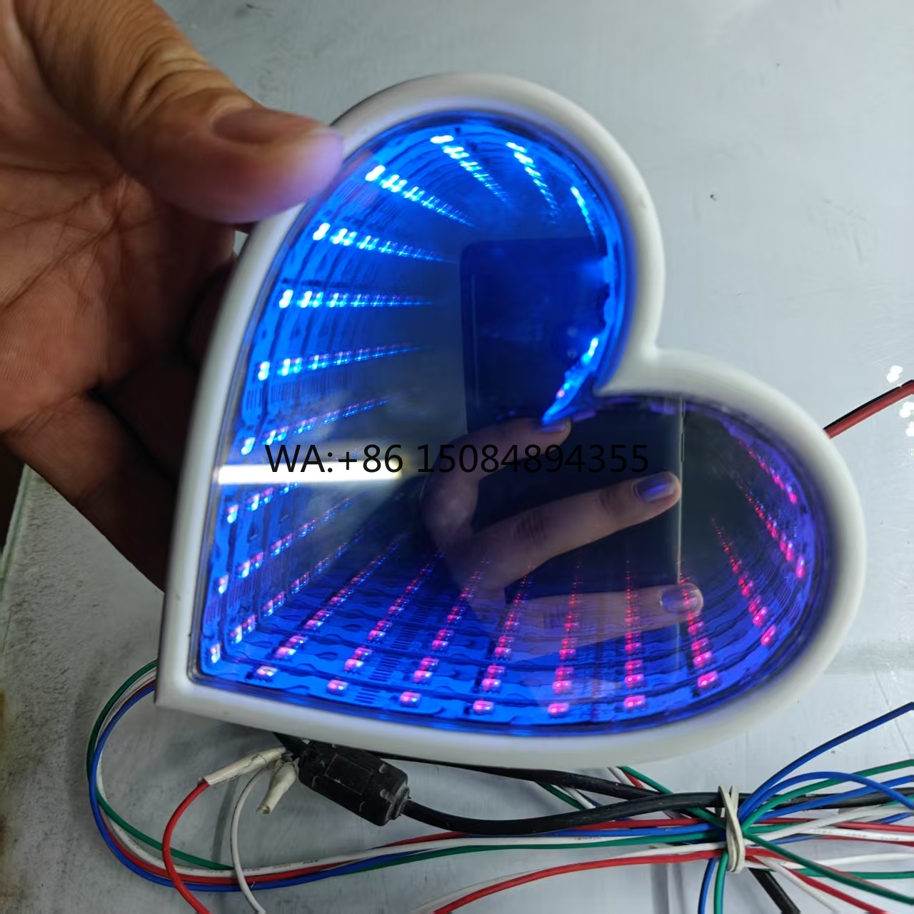 3D Mehrfarbiger Infinity-Spieg – Car Mirror Bewertung und Preis