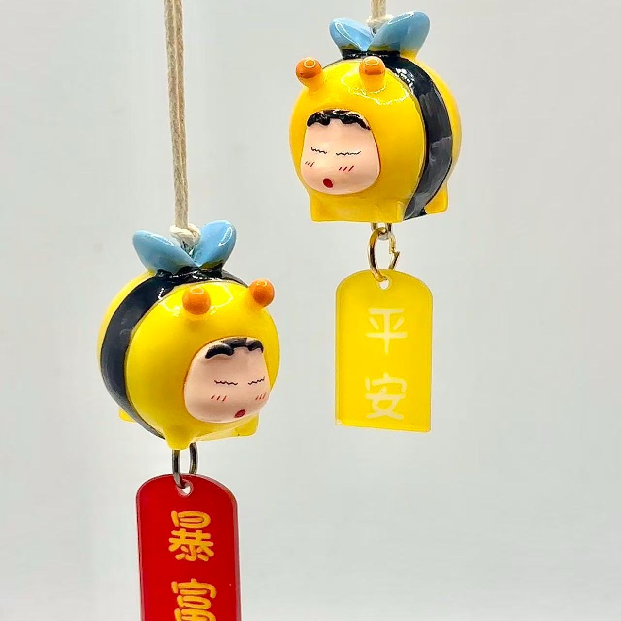Crayon Shin-chan Bienen-Cospla – Car Mirror Bewertung und Preis